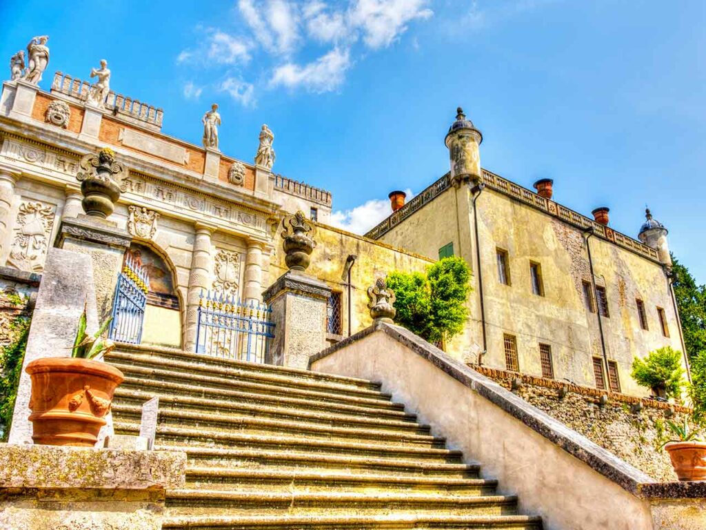 Il Castello del Catajo, una delle tappe del Raduno del Triveneto in camper con partenza da Montegrotto Terme.