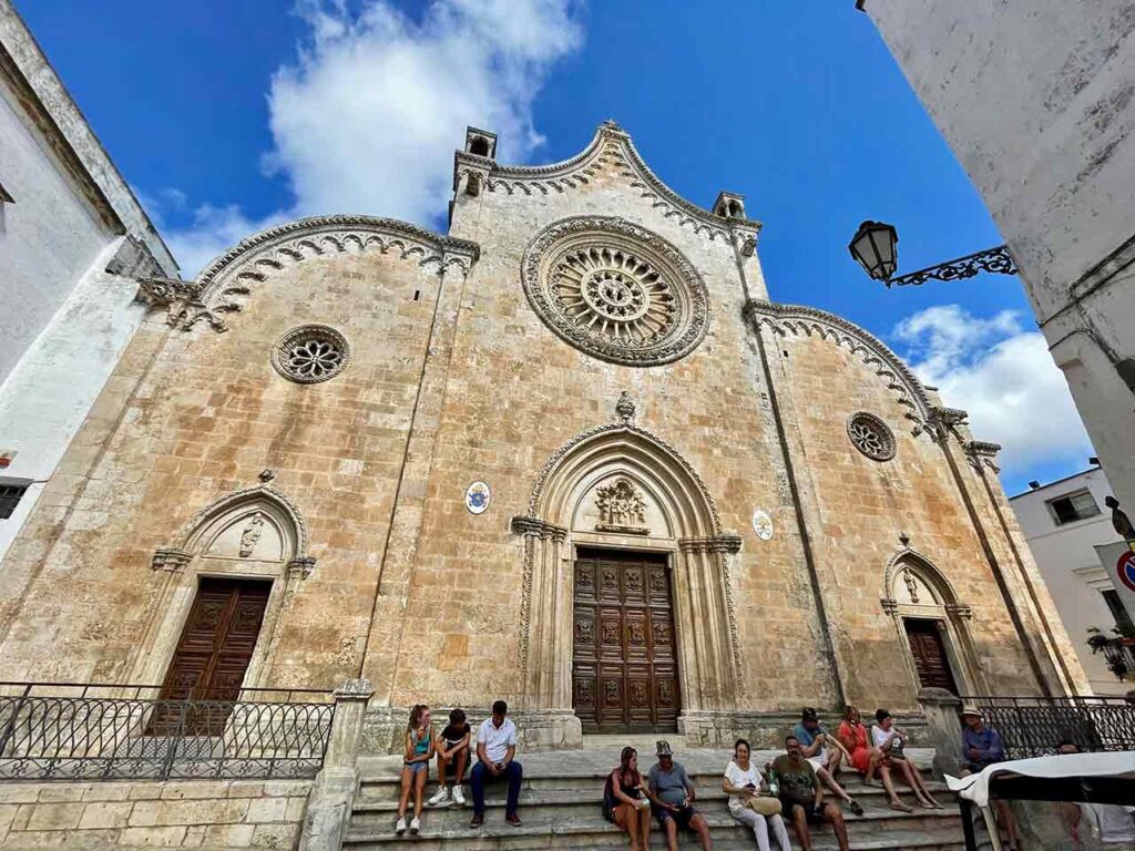 Luoghi da visitare a gennaio in camper: la cattedrale di Santa Maria Assunta a Ostuni.
