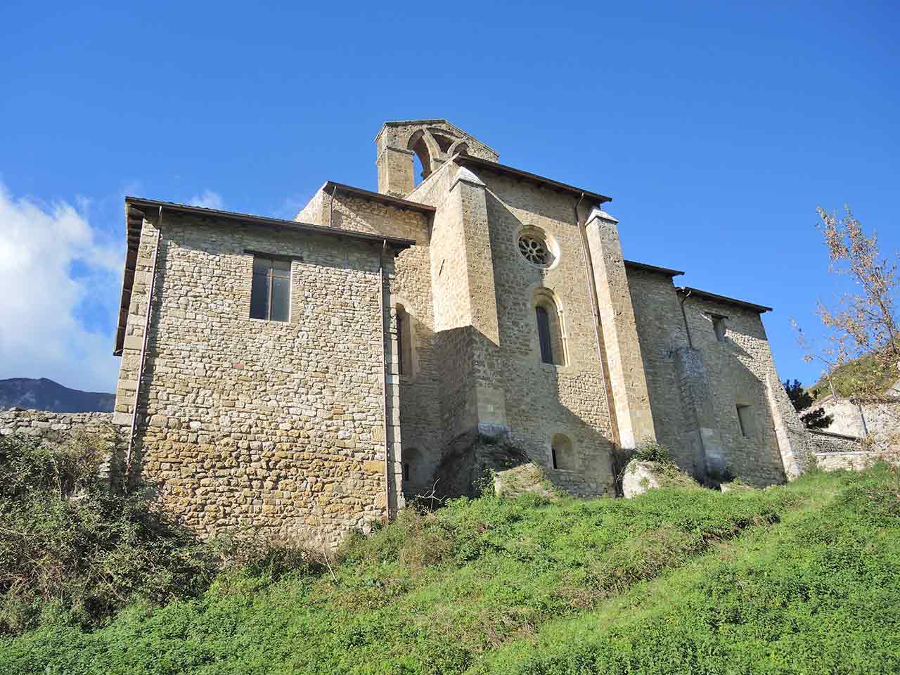 Abbazia di San Bartolomeo a Carpineto della Nora - 5 Borghi imperdibili in provincia di Pescara.