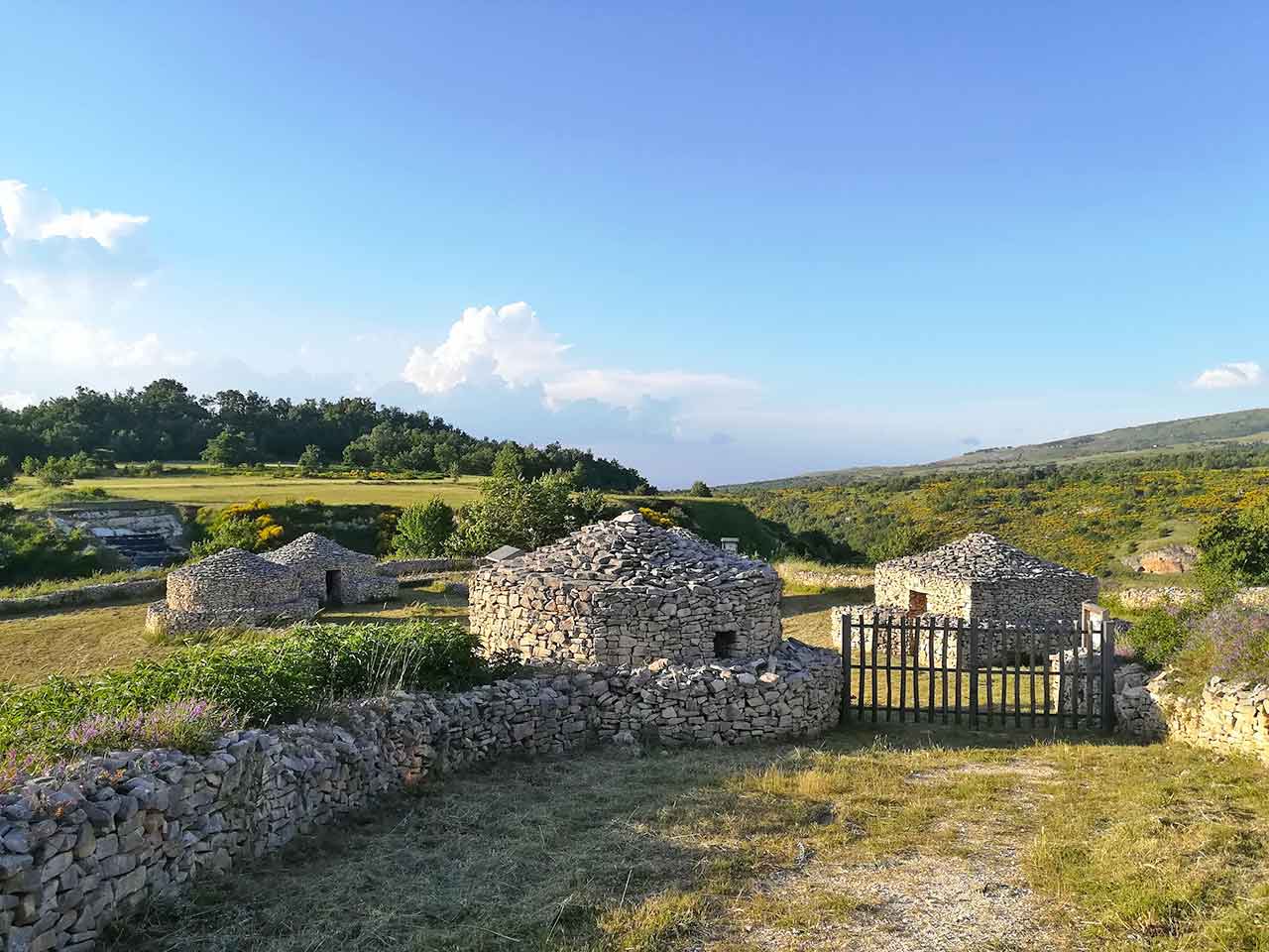 Cappanne Tholos ad Abbateggio, Abruzzo.