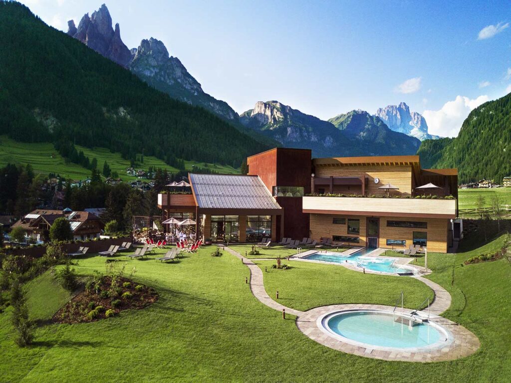 Sconti per terme, spa e centri benessere: QC Terme Dolomiti a Pozza di Fassa (TN).