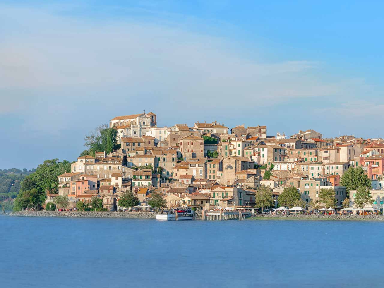 Il centro storico di Anguillara Sabazia - In camper al Lago di Bracciano.