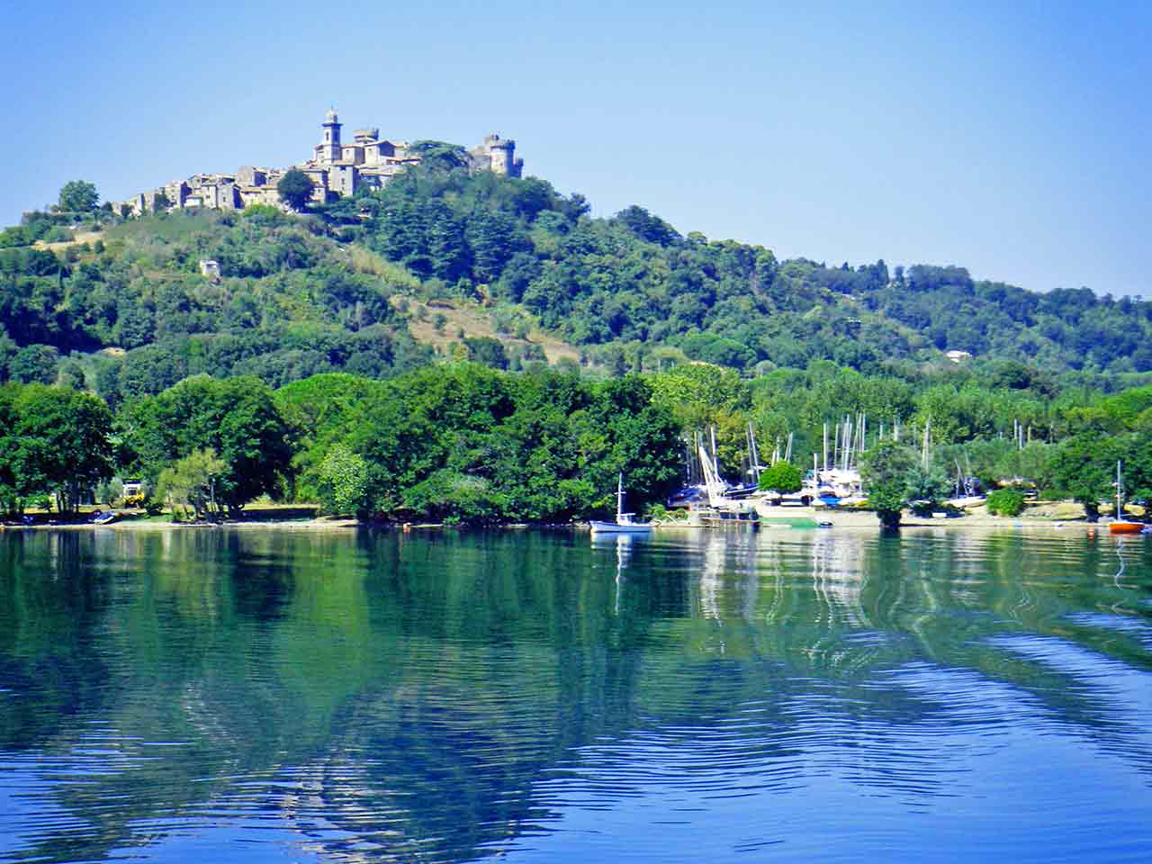 Bracciano vista dal lago.