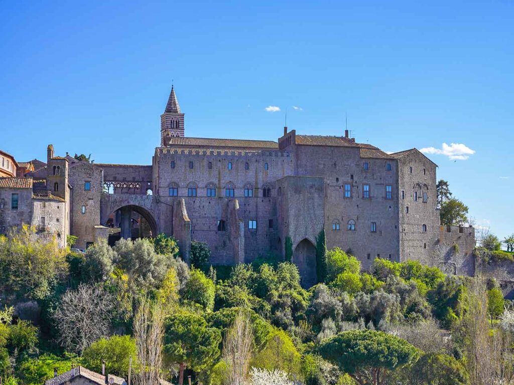 Luoghi da visitare in camper a marzo: Viterbo, il Palazzo dei Papi.