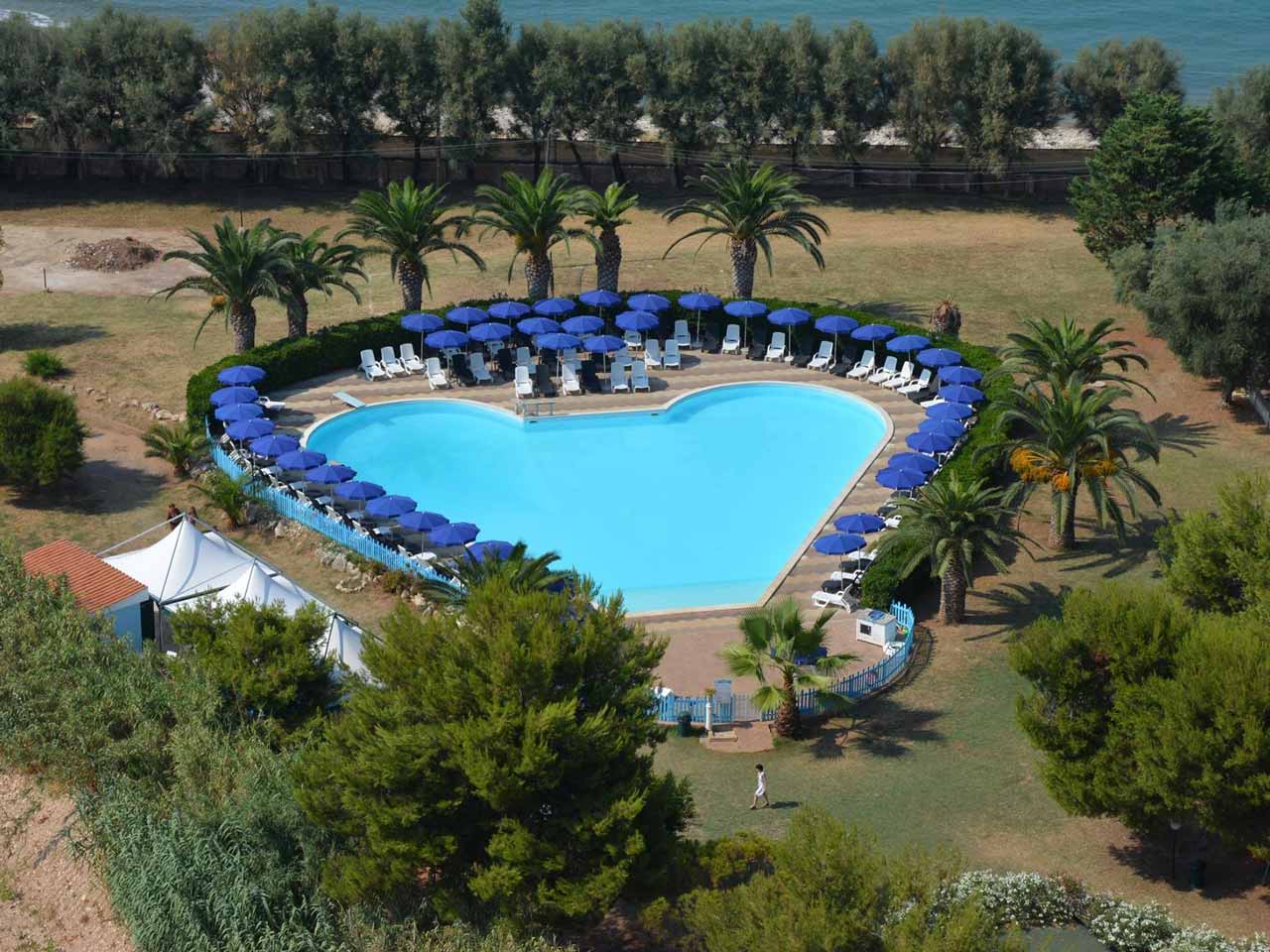 10 Campeggi in Puglia da non perdere: il Vela Club Residence a Rodi Garganico (FG)