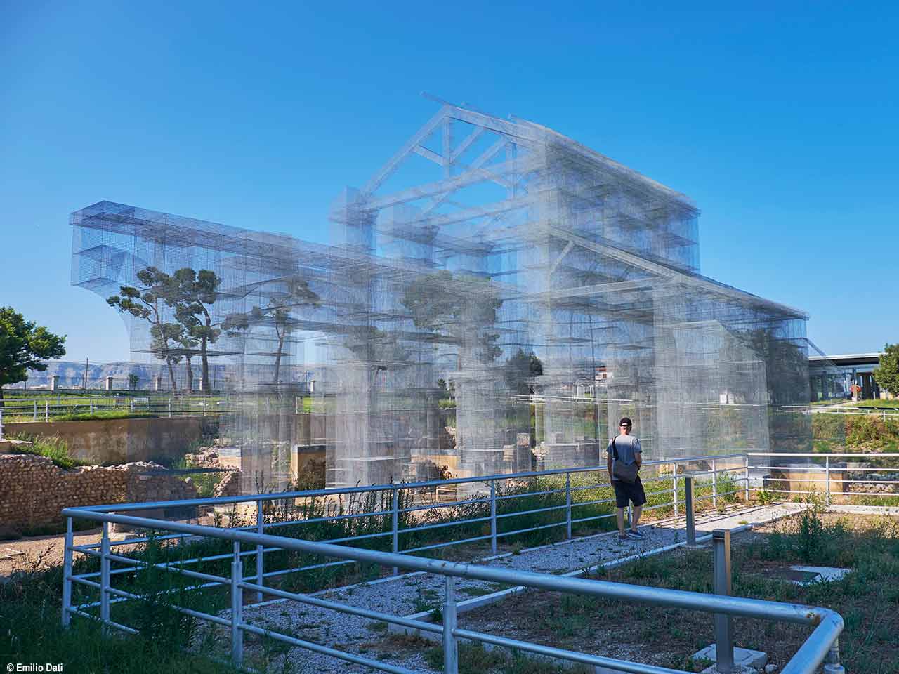 Dove andare a luglio in camper: 3 luoghi da visitare - L’installazione di Edoardo Tresoldi a Siponto
