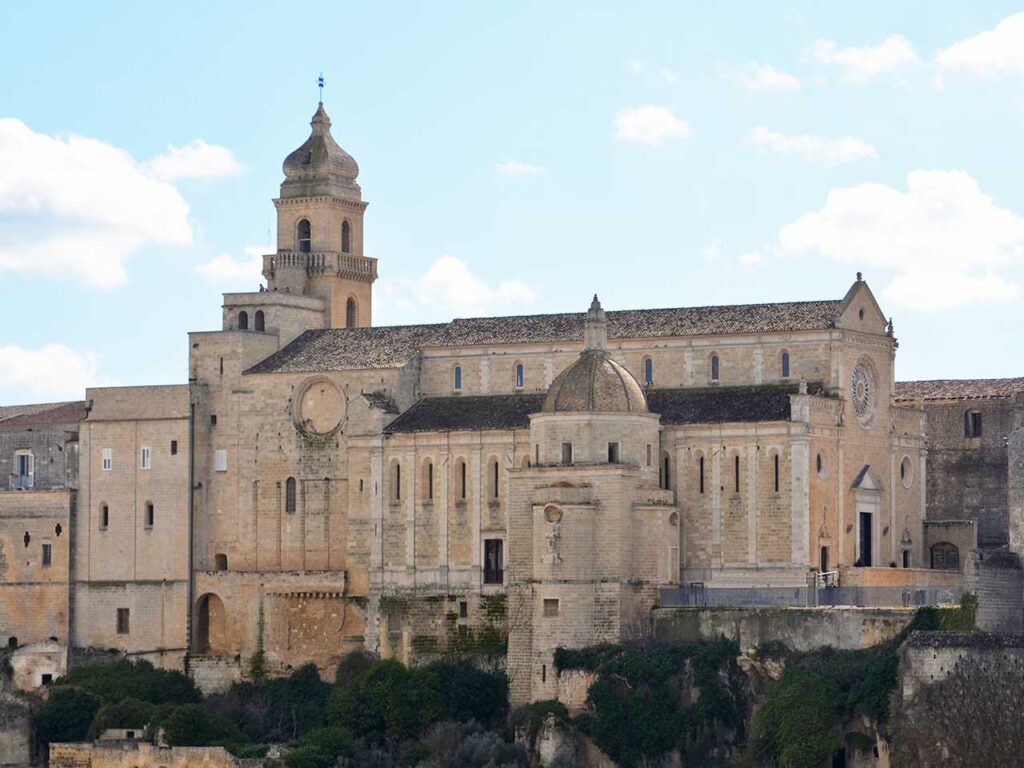 Puglia in camper nelle Murge: Gravina di Puglia: concattedrale di Santa Maria Assunta a Gravina.