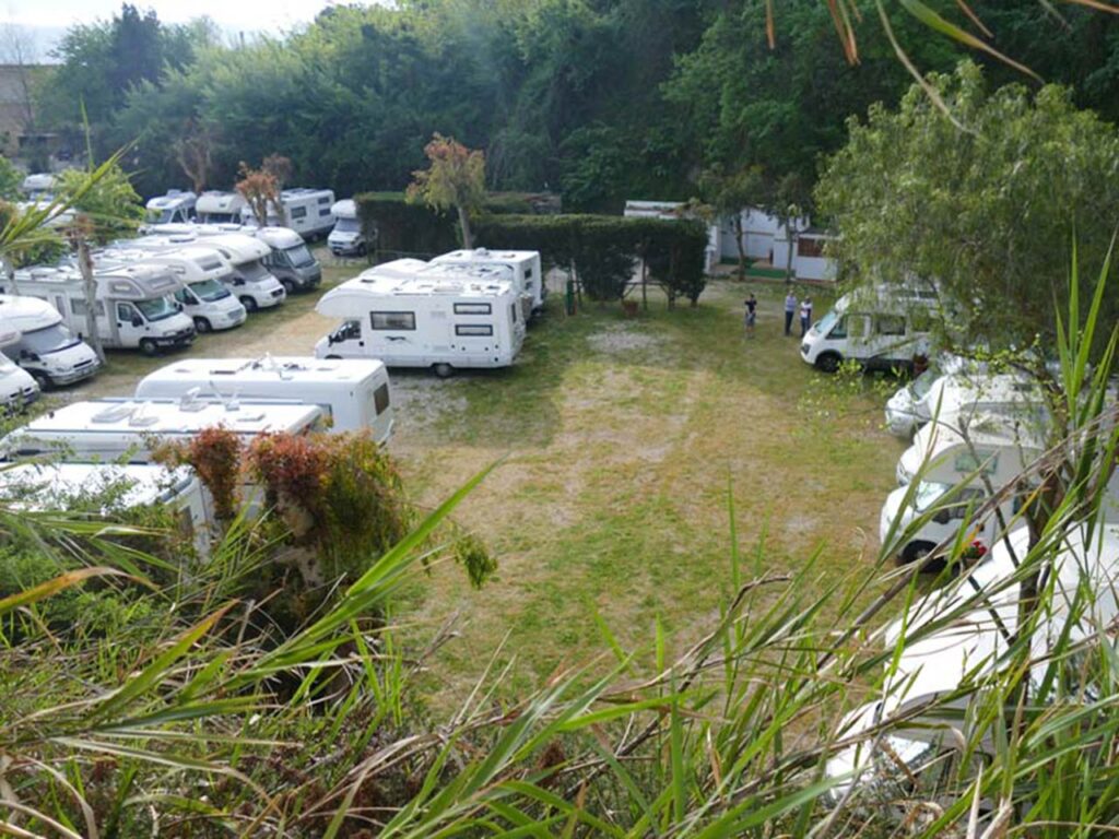 Castagnaro parking