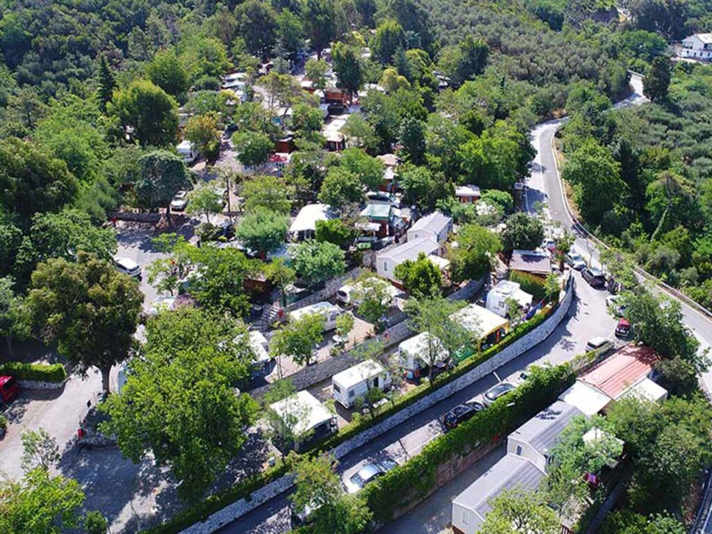 Campeggi in Liguria da non perdere: il Camping Mare Monti a Sestri Levante (GE).