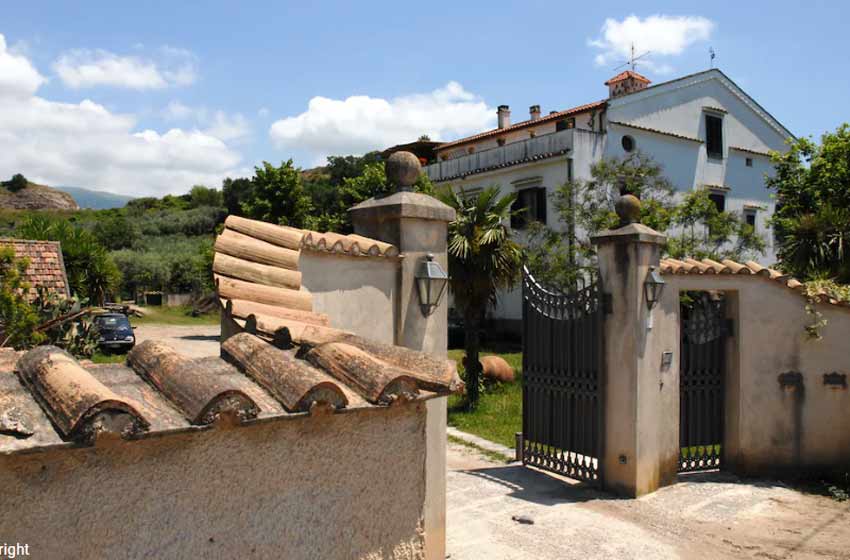 Masseria Sparano a Montecorvino Rovella - Sostare in camper e risparmiare nelle mete 2023.