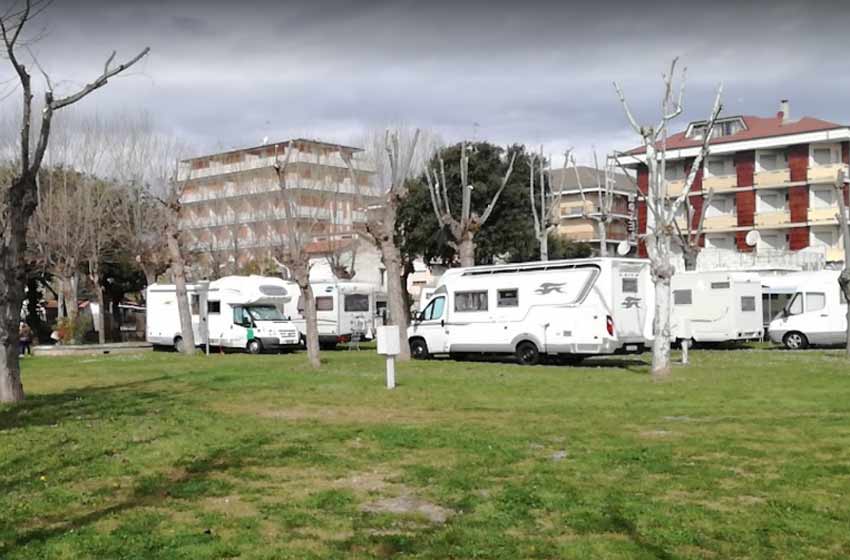 Aree sosta nella Marche: larea camper La Perla dellAdriatico a Porto San Giorgio (FM)