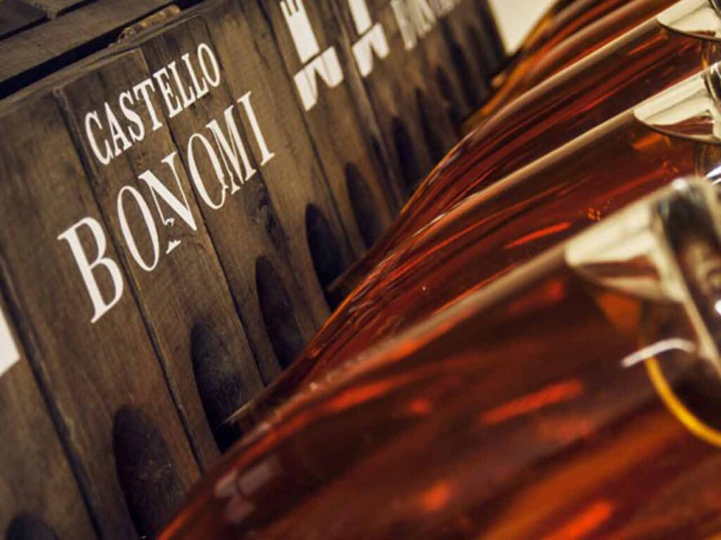 Gli sconti nelle cantine per il vino: il Castello Bonomi a Coccaglio (BS).