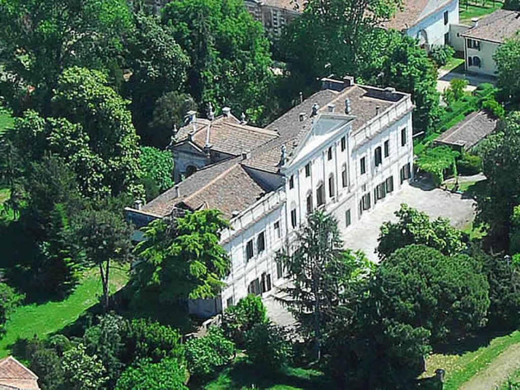 Gli sconti nelle cantine per il vino: la Cantina La Mincana Dal Martello a Due Carrare (PD).