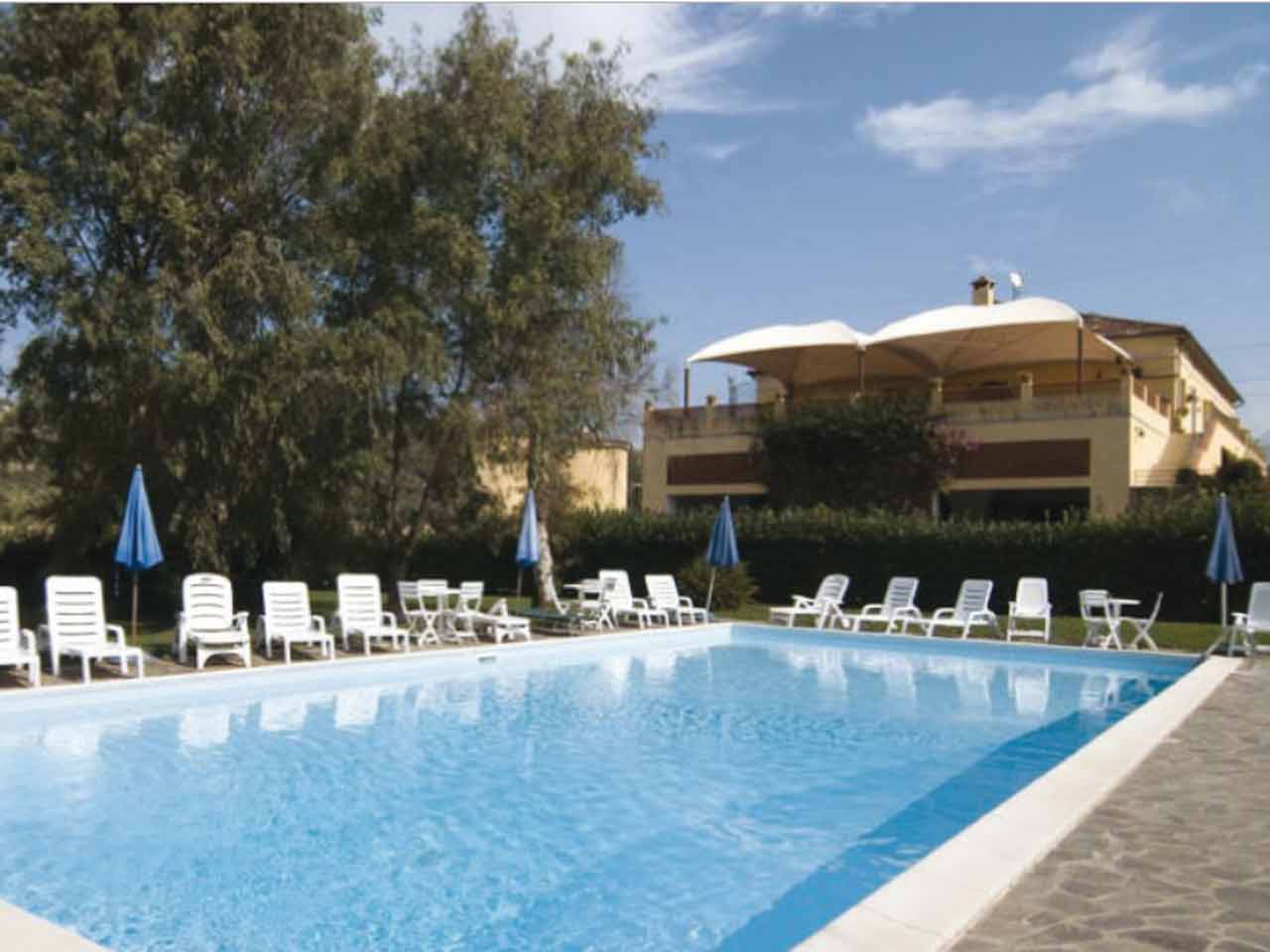 Agricampeggi vicino ai parchi: lAgriturismo La Petrosa a Ceraso (SA).