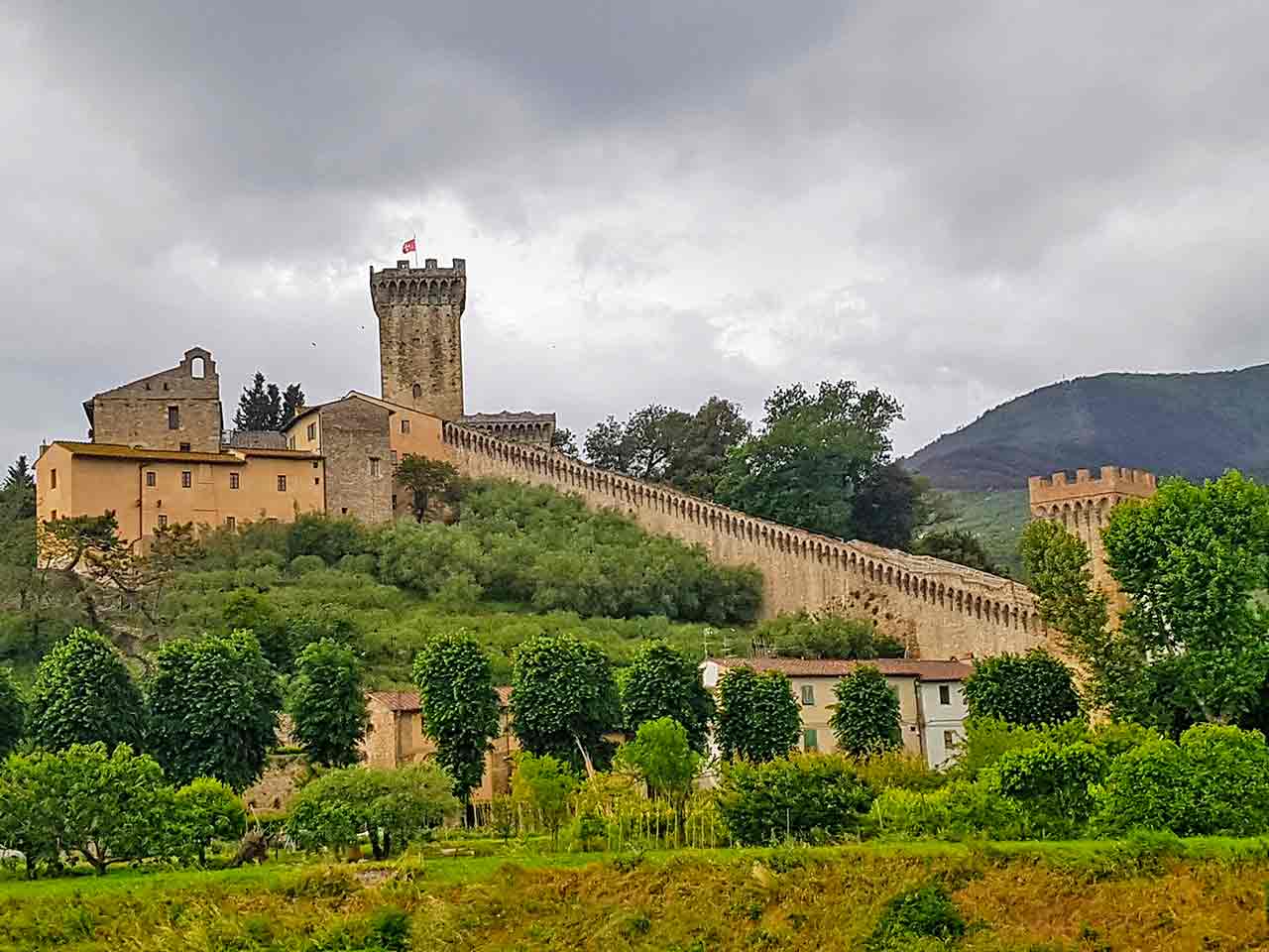 Toscana in camper: Pisa e dintorni - La Rocca del Brunelleschi a Vicopisano