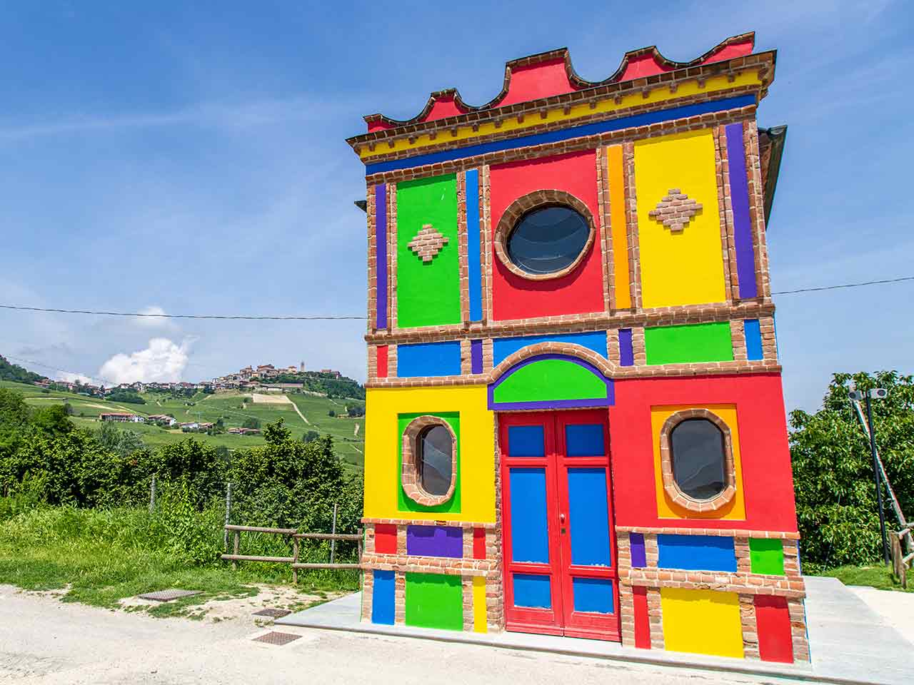 Piemonte in camper alla scoperta delle Langhe: La Cappella del Barolo a La Morra