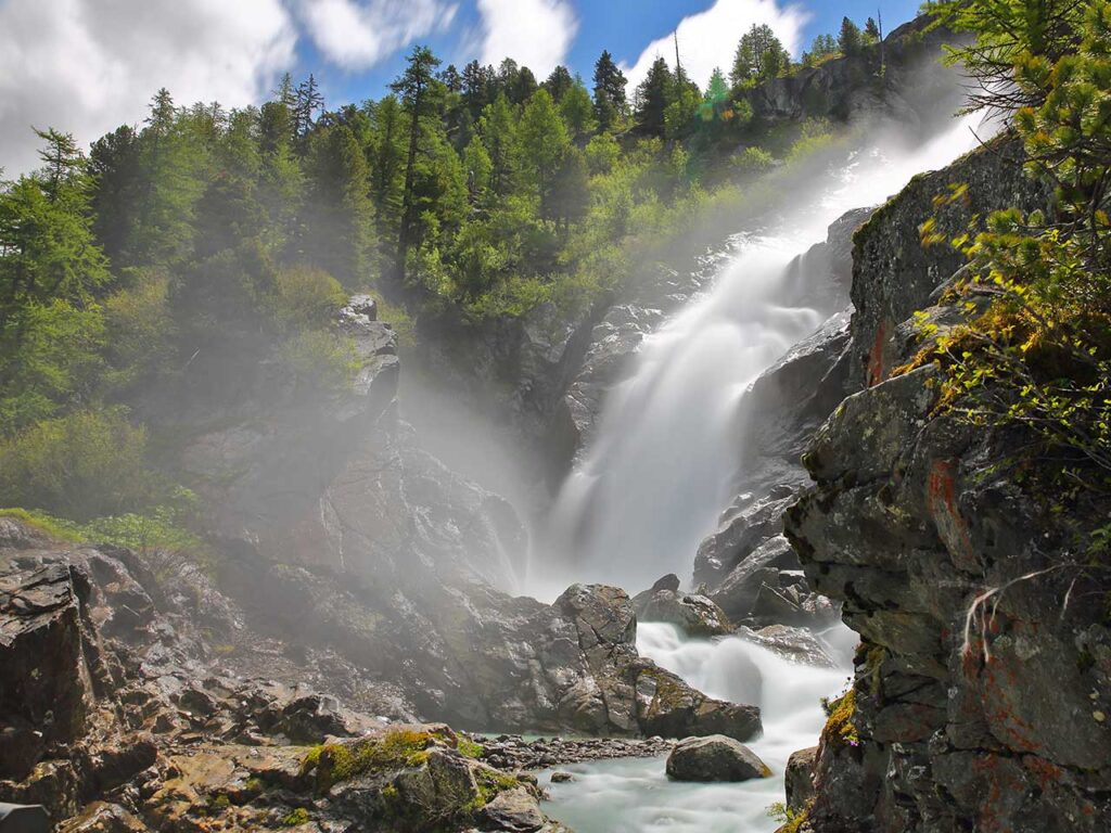 5 cose da fare a La Thuile: le Cascate del Rutor.
