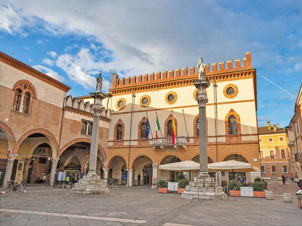 Pasqua e Pasquetta in camper: Piazza del Popolo a Ravenna.