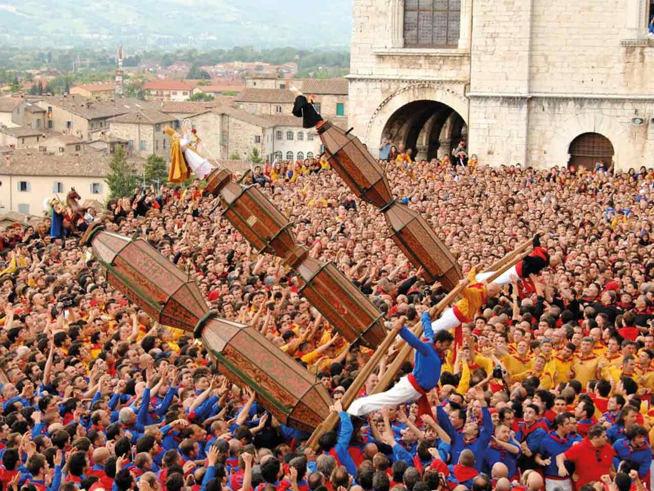 Festa dei Ceri di Gubbio - In viaggio con Giuseppe verso Gubbio