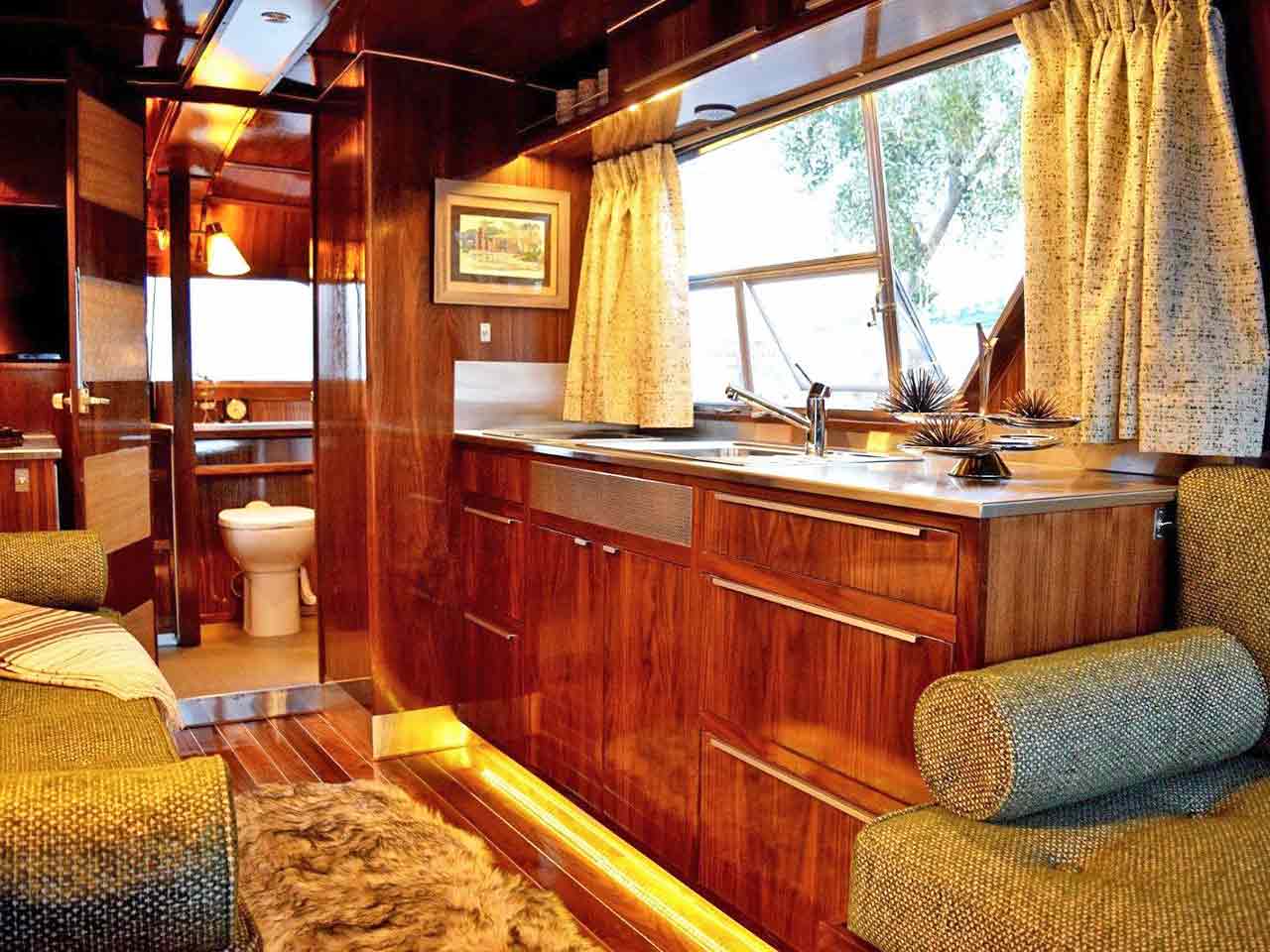 Interni della caravan Holiday House Geographic Model X