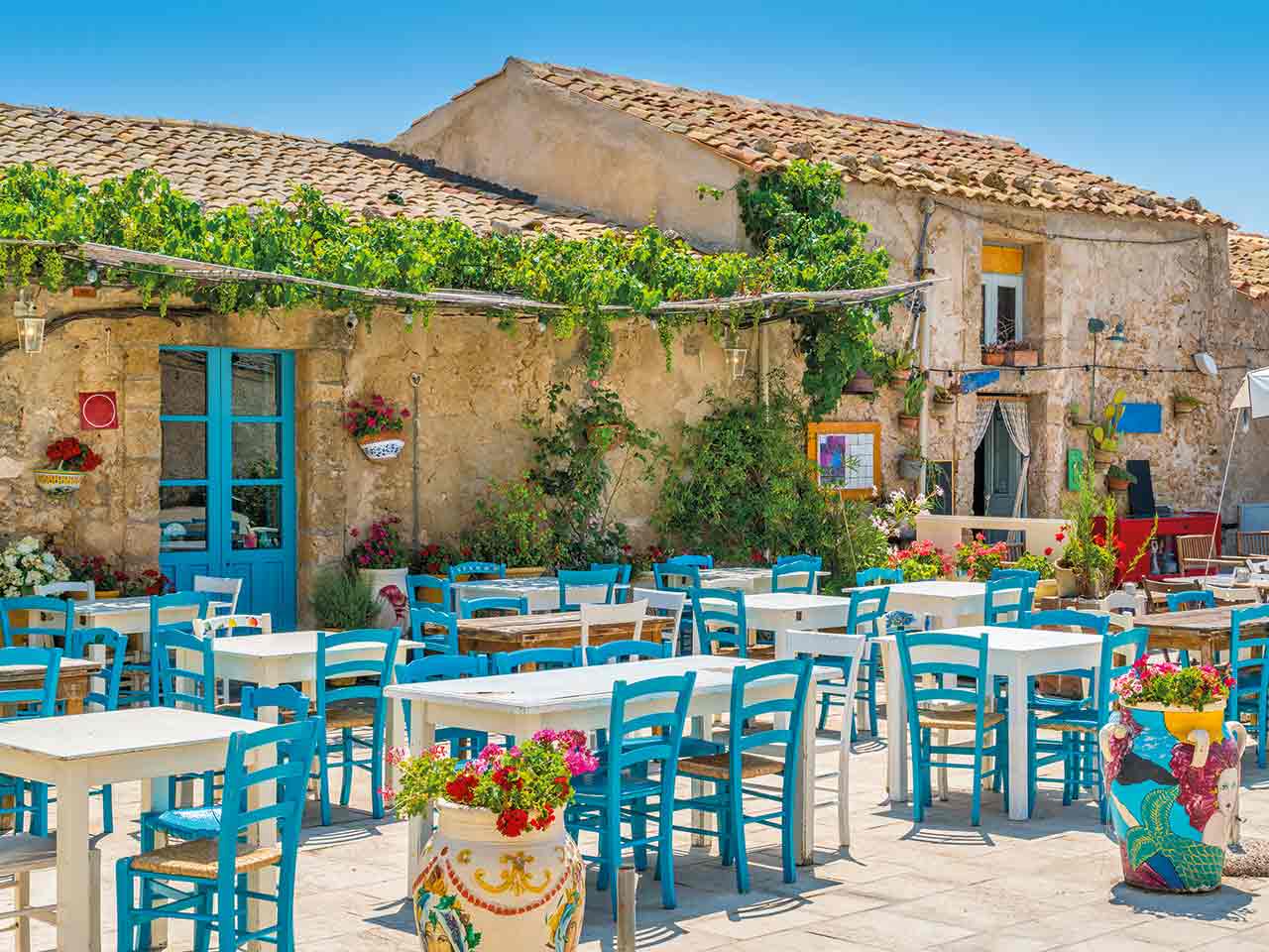 La piazza principale di Marzamemi.