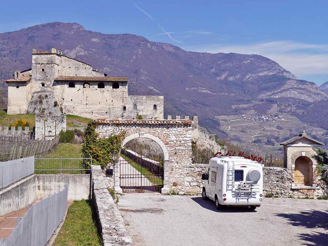 Castel Noarna a Nogaredo - Weekend in Camper in Vallagarina