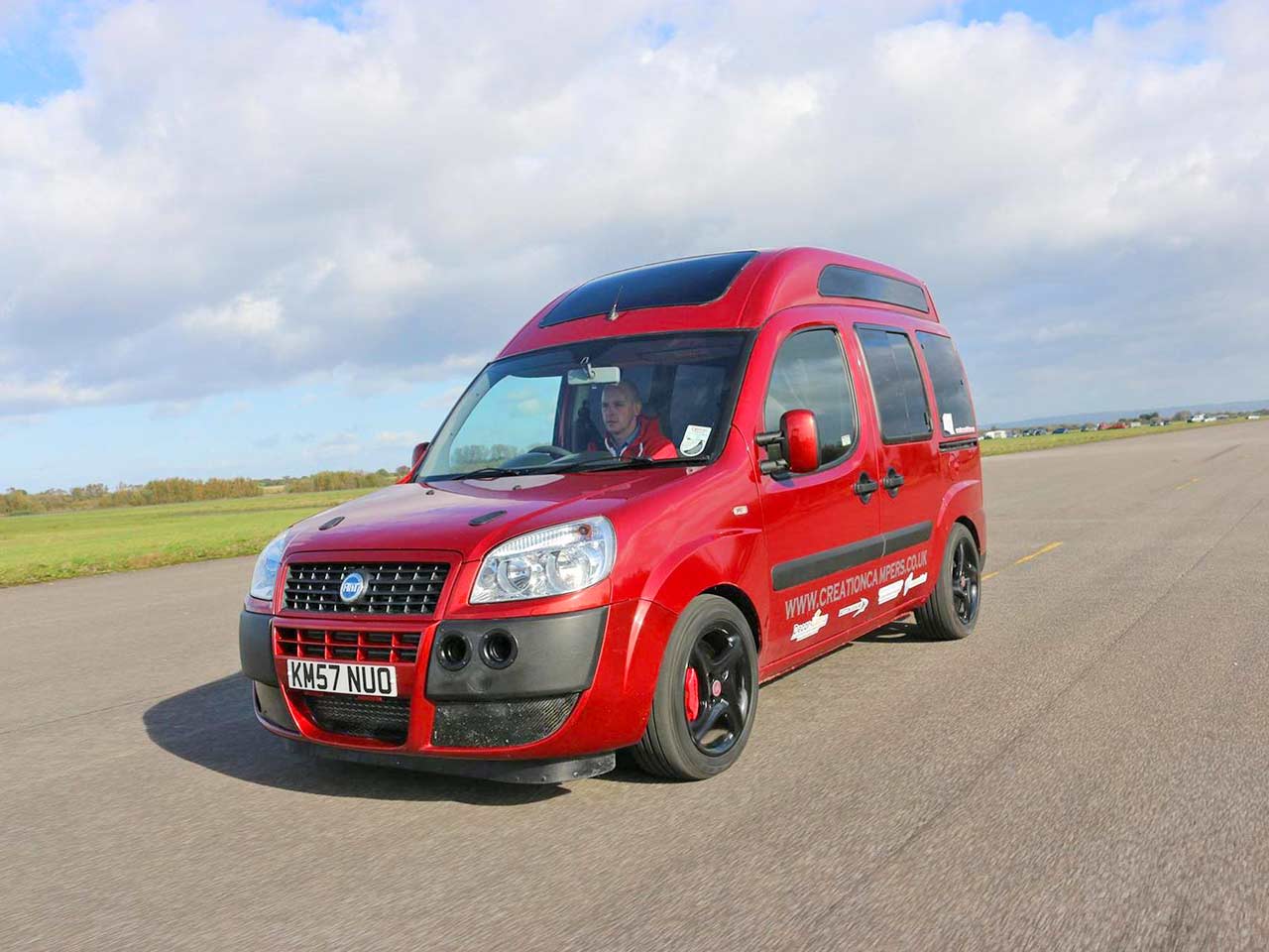 Il Fiat Doblò di Creation Campers entrato nel Guinness dei Primati come camper più veloce del mondo.