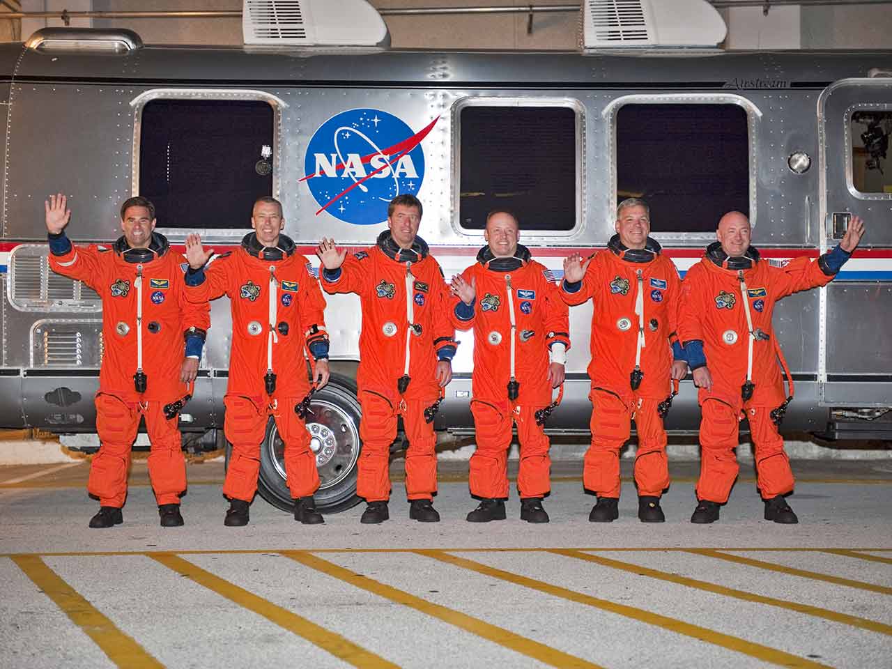 Astrovan con lultimo equipaggio dello Space Shuttle ad averlo utilizzato.
