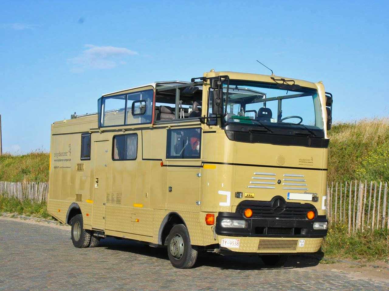 Il prototipo Skydancer 7.5 su telaio Mercedes Atego.