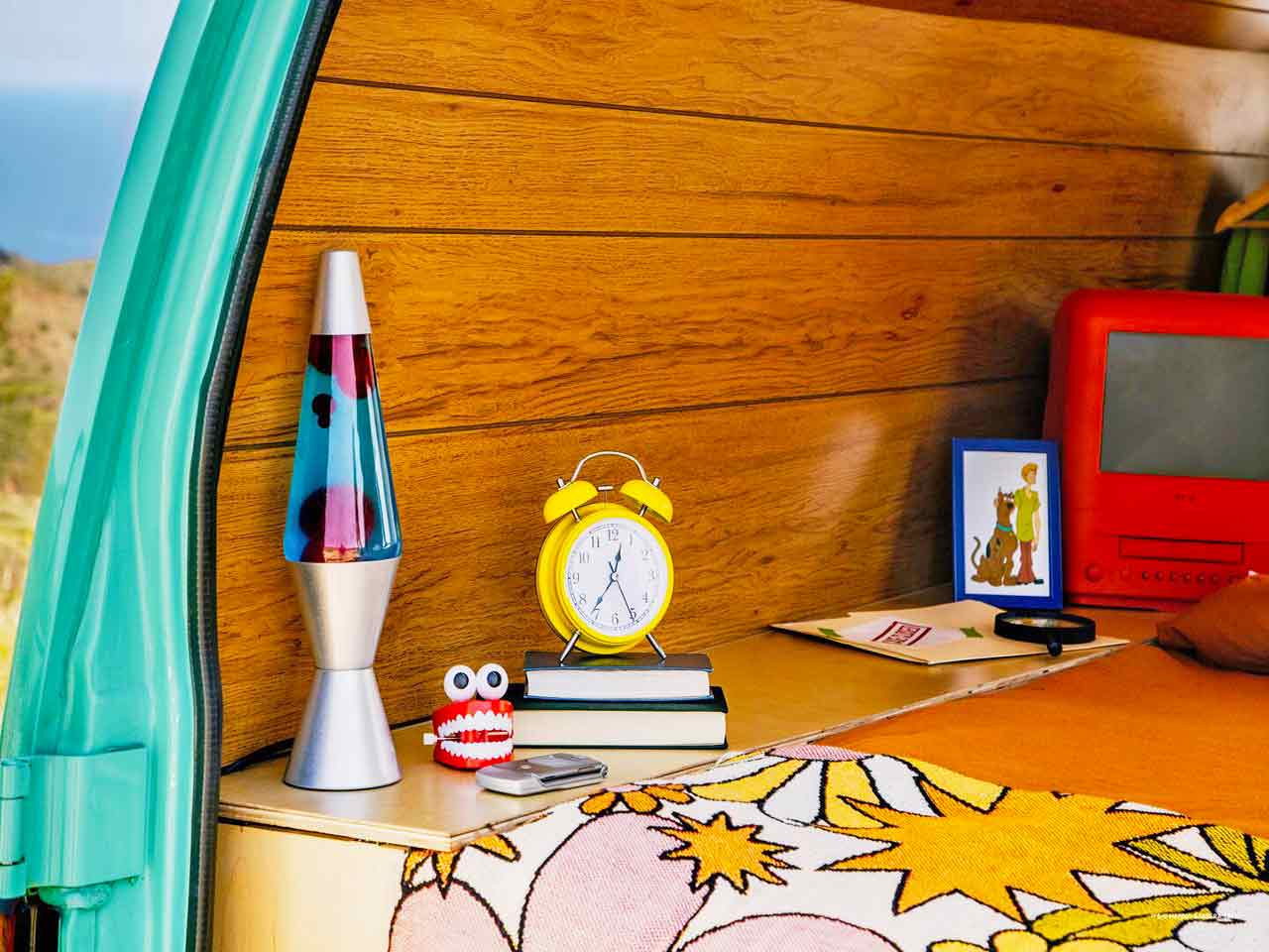 Alcuni dettagli dell'interno di The Mistery Machine, il camper di Scooby-Doo
