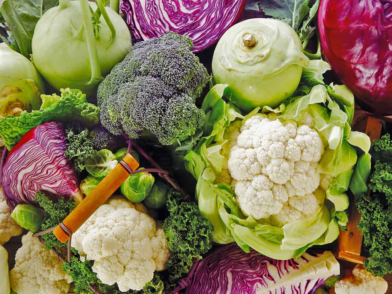 Broccoli, cavolfiori e altre crucifere.
