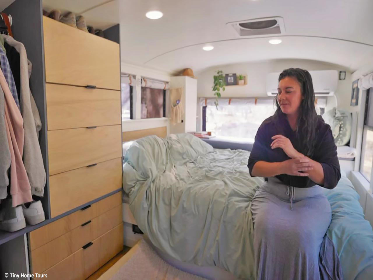 La zona notte di Irwin, il camper scuolabus