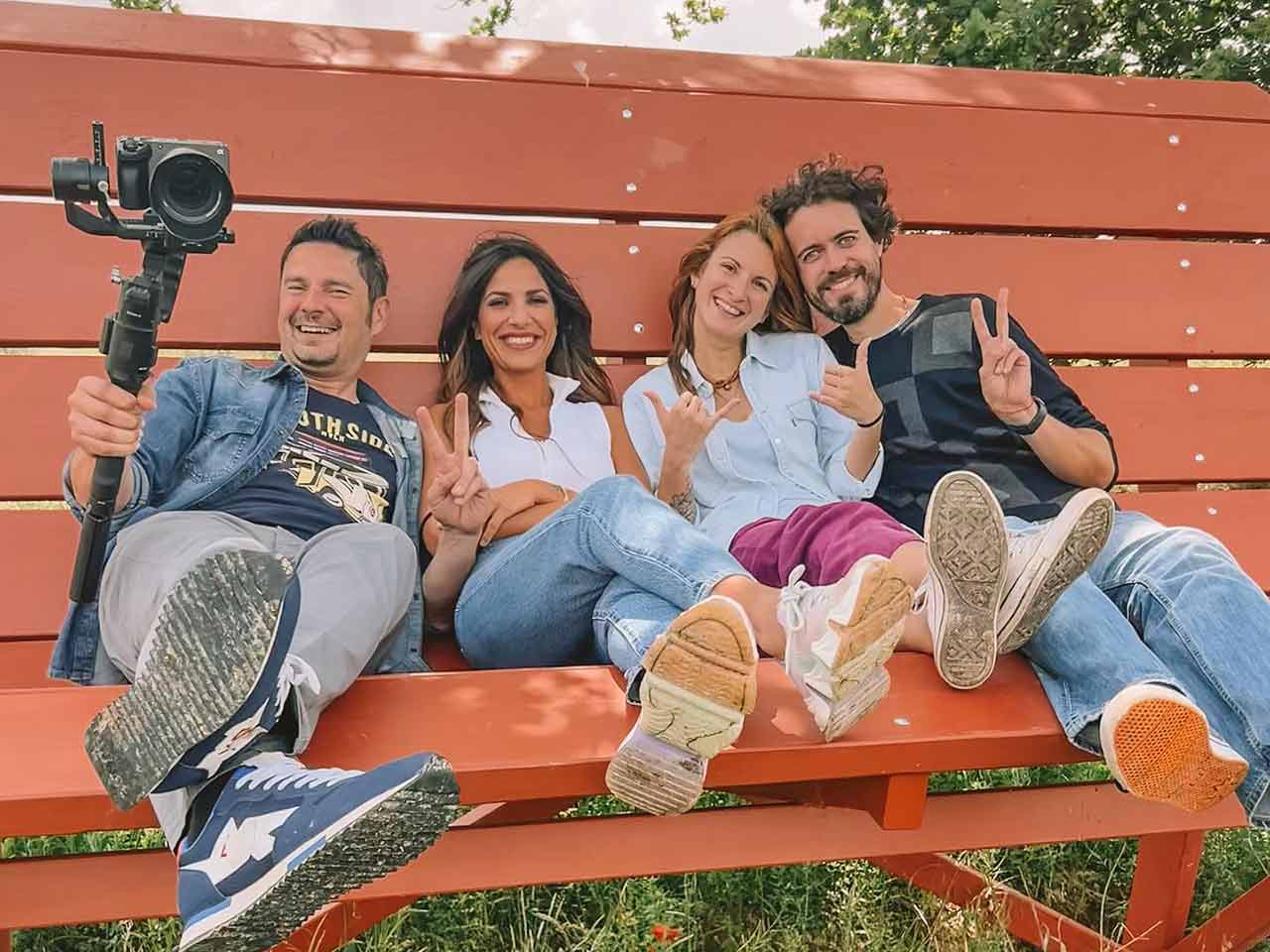 Eleonora e Damiano di La Via delle Scimmie con i conduttori di Camper in Viaggio, Tinto e Roberta Morise