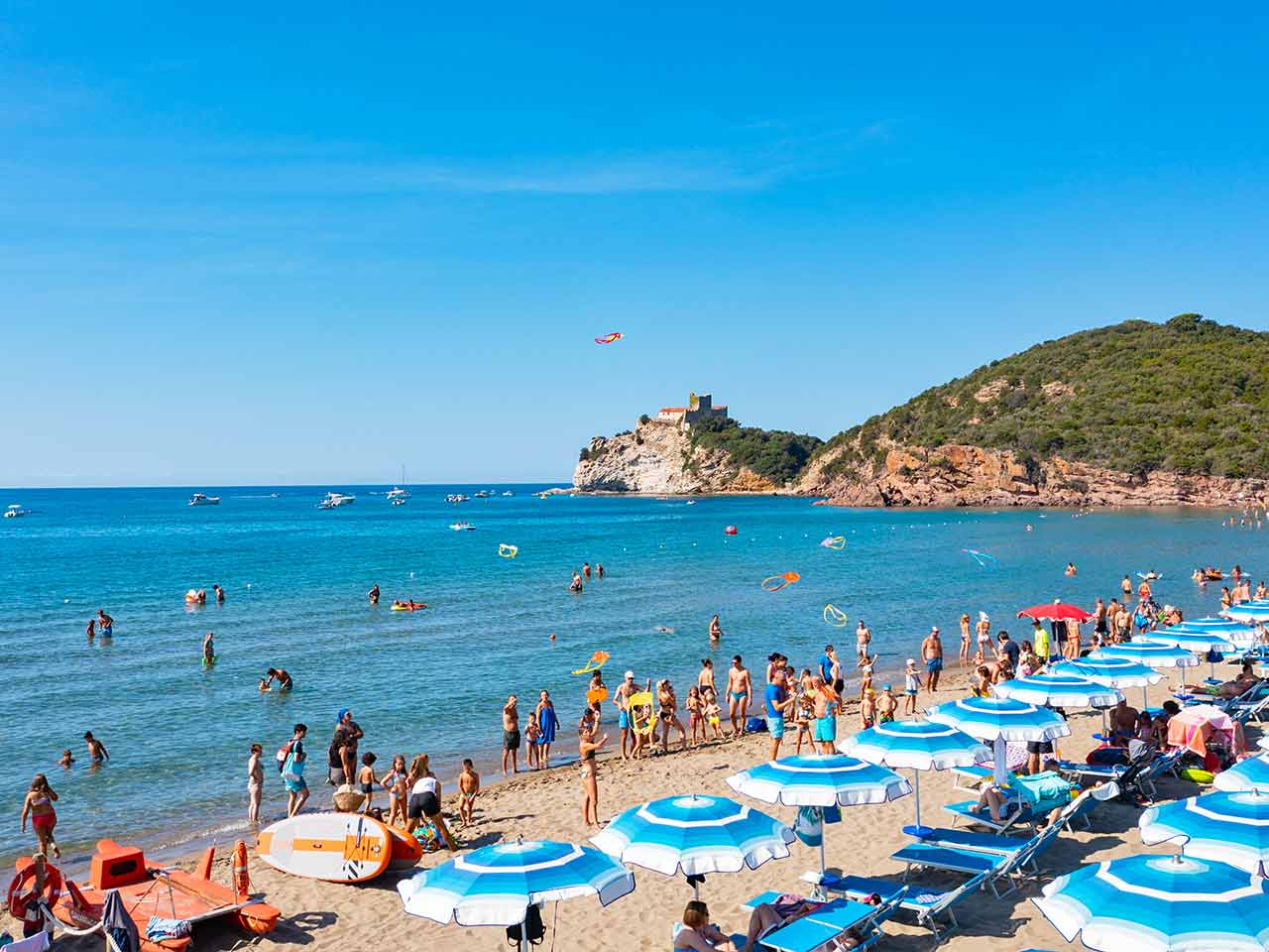 Camping Village Baia Azzurra con gli sconti del Club: la spiaggia privata