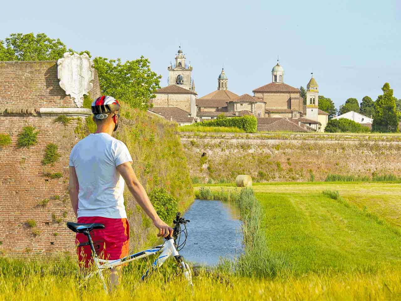 Una pedalata nei dintorni di Mantova per la rassegna IT.A.CÀ - Gli eventi di luglio e agosto per i camperisti.