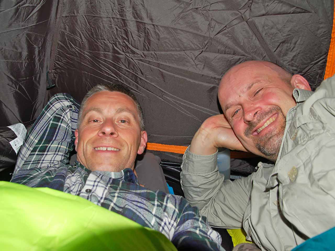 Marco e Giovanni su Rai1 per Camper in Viaggio: i due protagonisti in tenda