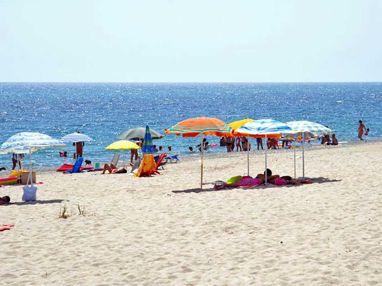 CAMPING LAROCCA. IN CALABRIA CON LO SCONTO CLUB - la splendida spiaggia della struttura