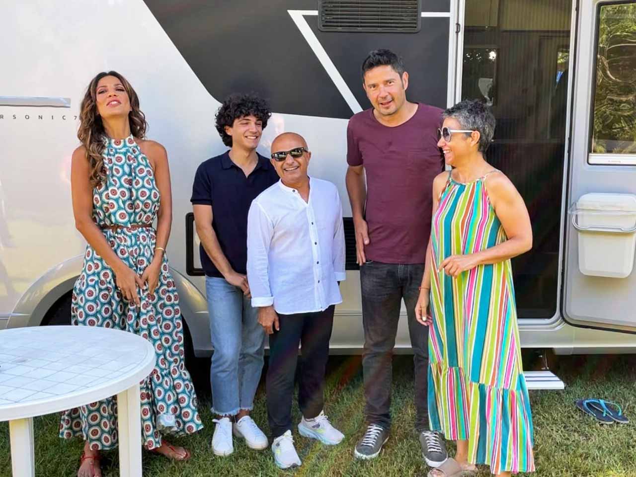 Massimo, Emanuela e Andrea su Rai1 a Camper in Viaggio: lequipaggio protagonista con Tinto e Roberta Morise