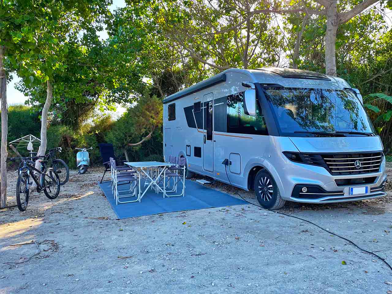 Massimo, Emanuela e Andrea su Rai1 a Camper in Viaggio: il veicolo dellequipaggio protagonista