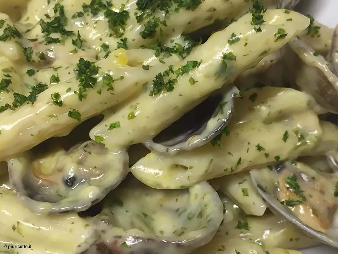 Piatti tipici dellIsola dElba: le Penne in barca