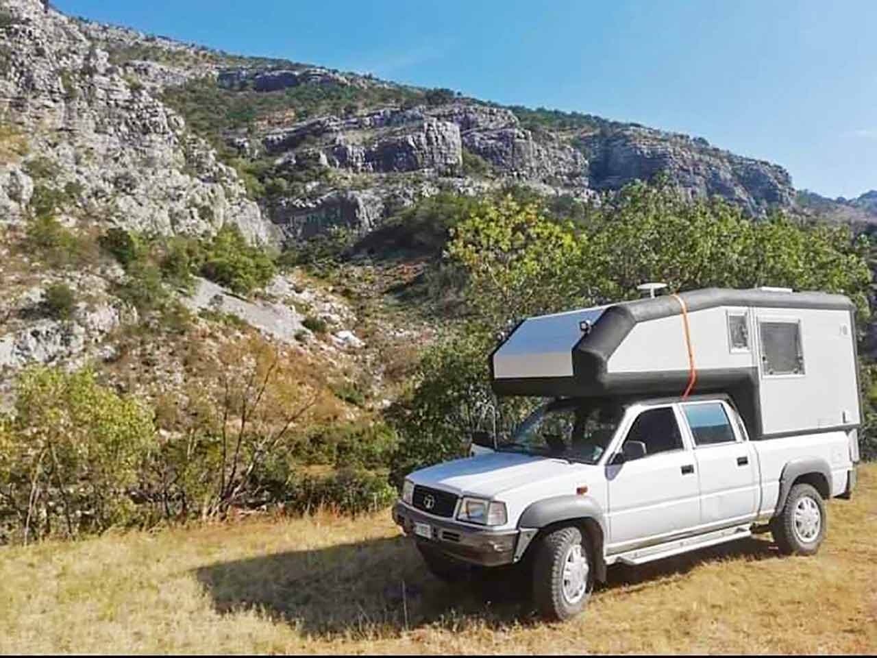 Illary e Gerry su Rai1 per Camper in Viaggio: il primo pick-up camperizzato