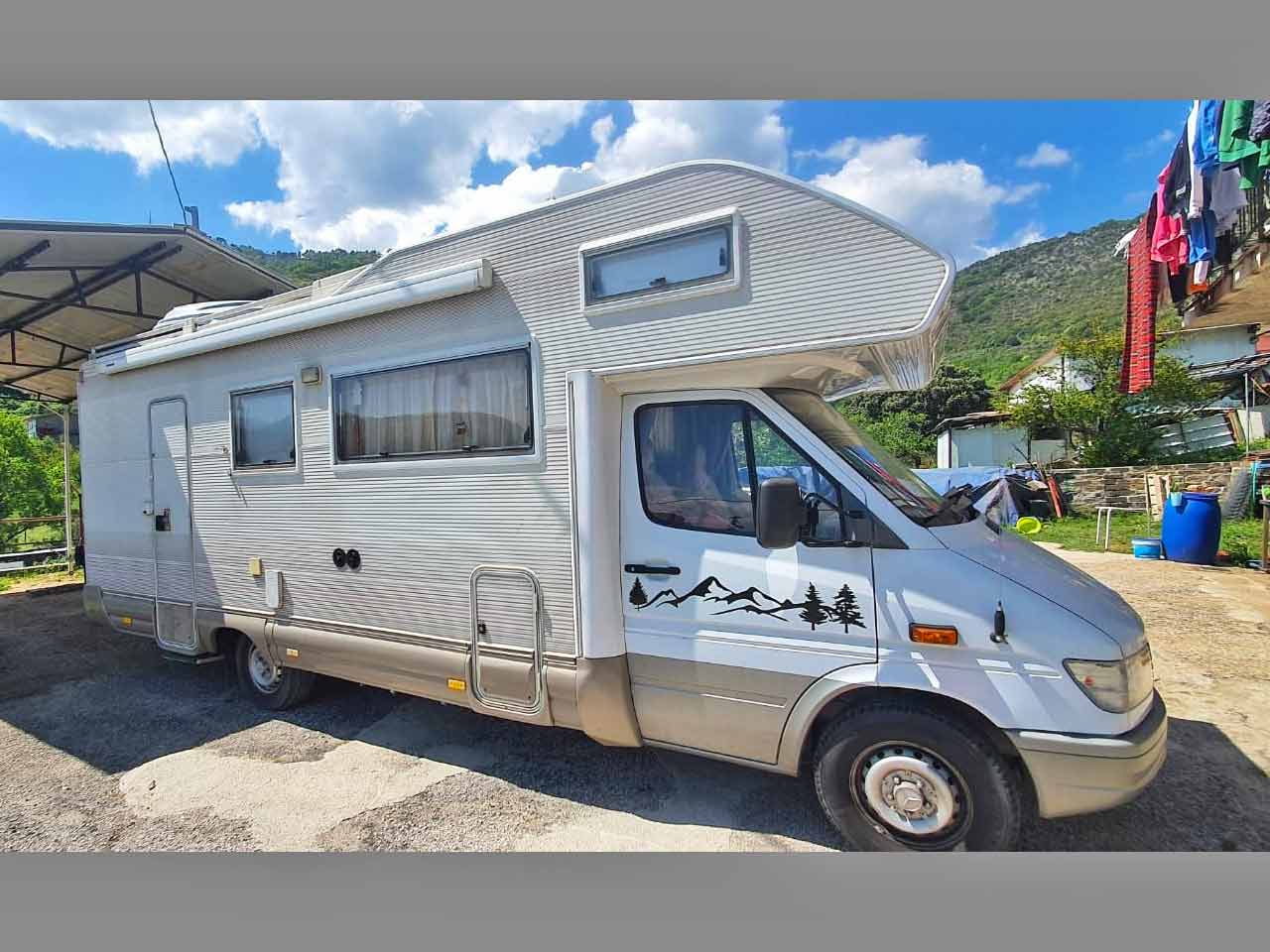 Elisabetta e Michelangelo su Rai1 a Camper in Viaggio: il veicolo dell'equipaggio protagonista