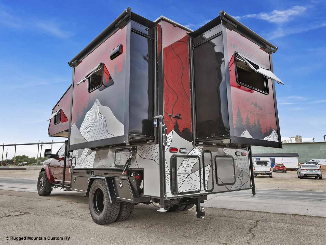 Rugged Mountain RV Denali pick-up camper: due delle aree espandibili