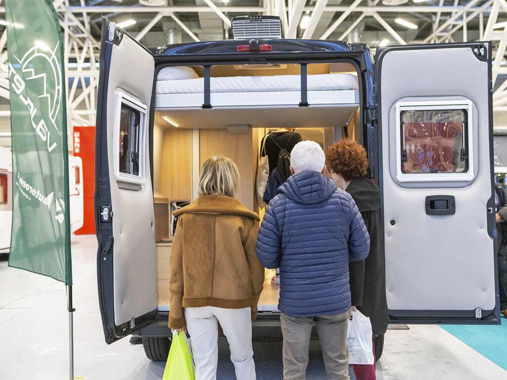 Camper in esposizione a Liberamente, fiera visitabile con lo sconto del Club.