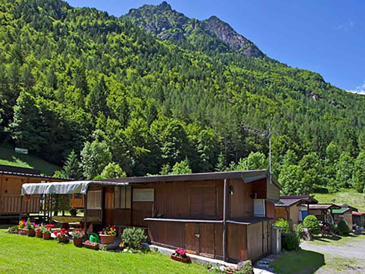 Le aree di sosta alpine: dove sostare in montagna - Campeggio Valbondione.