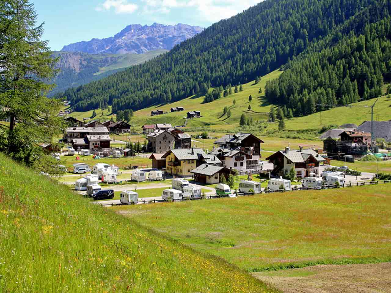 Le aree di sosta alpine: dove sostare in montagna - Il Camping Stella Alpina.