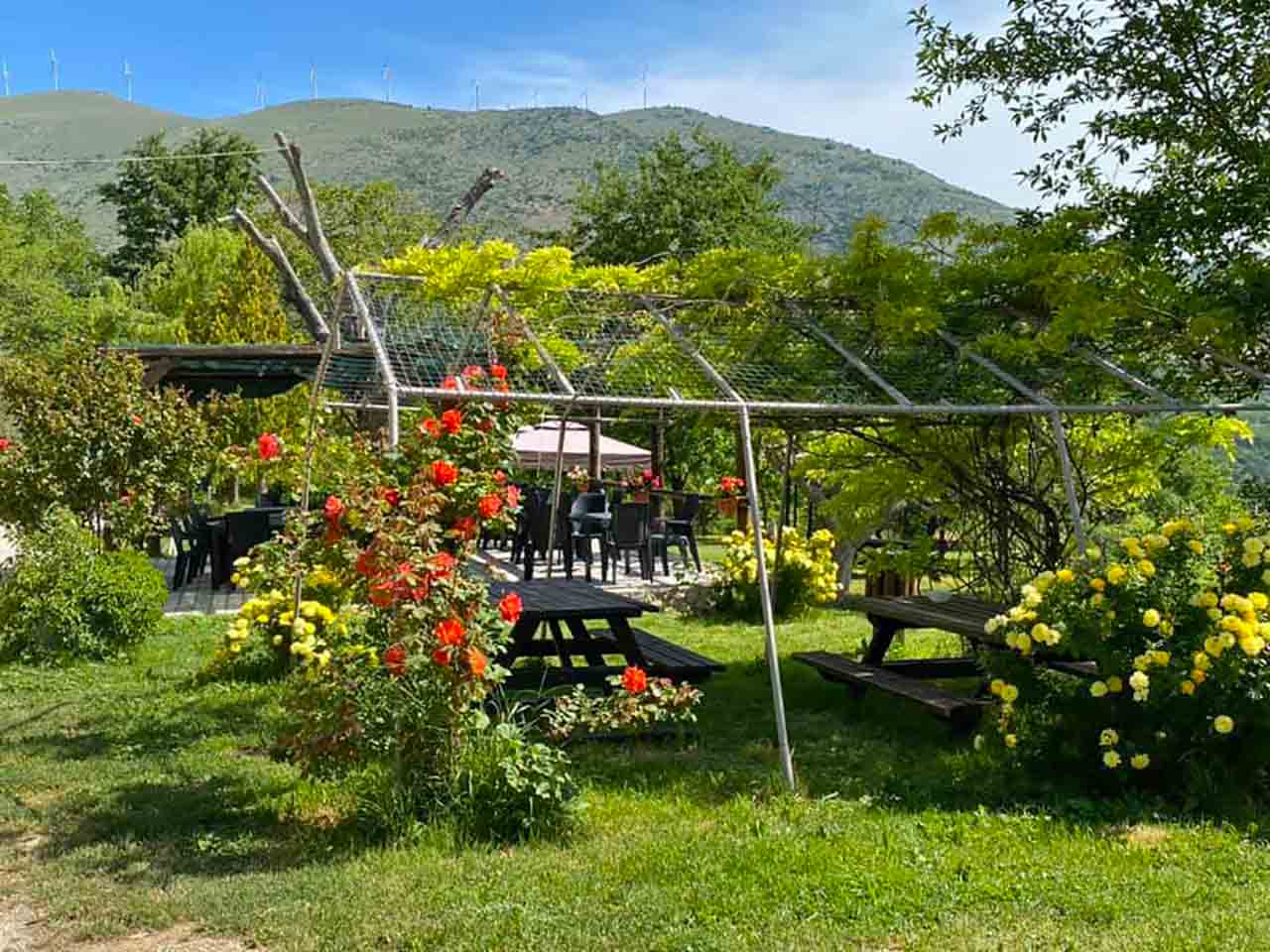 Agricampeggi vicino ai parchi: il Bioagriturismo La Porta dei Parchi ad Anversa degli Abruzzi (AQ).