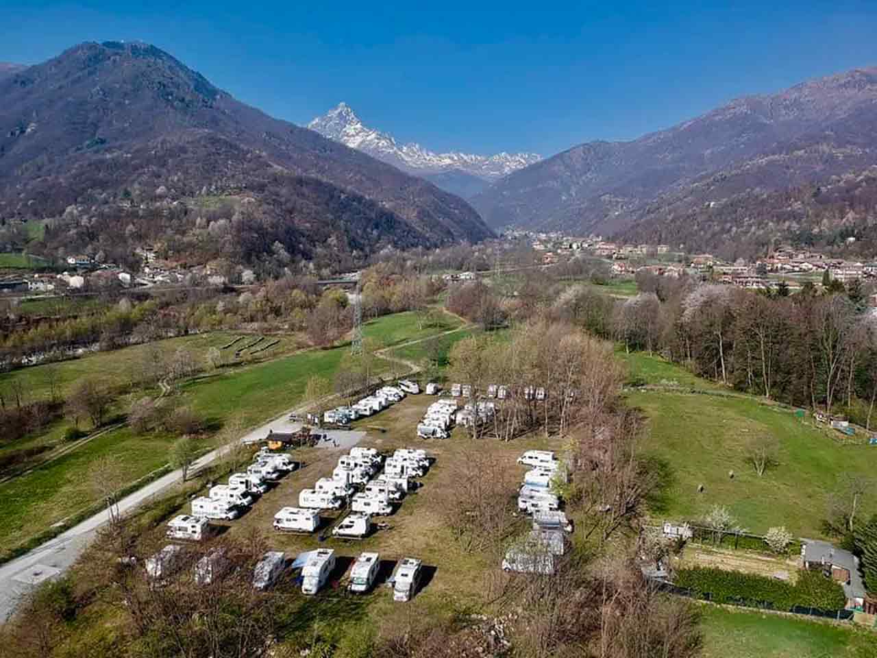 Area camper Un Po di sosta ai piedi del Monviso