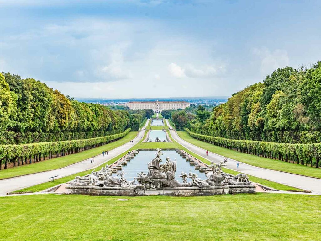 Dove andare a maggio in camper: il parco e il Palazzo Reale di Caserta.