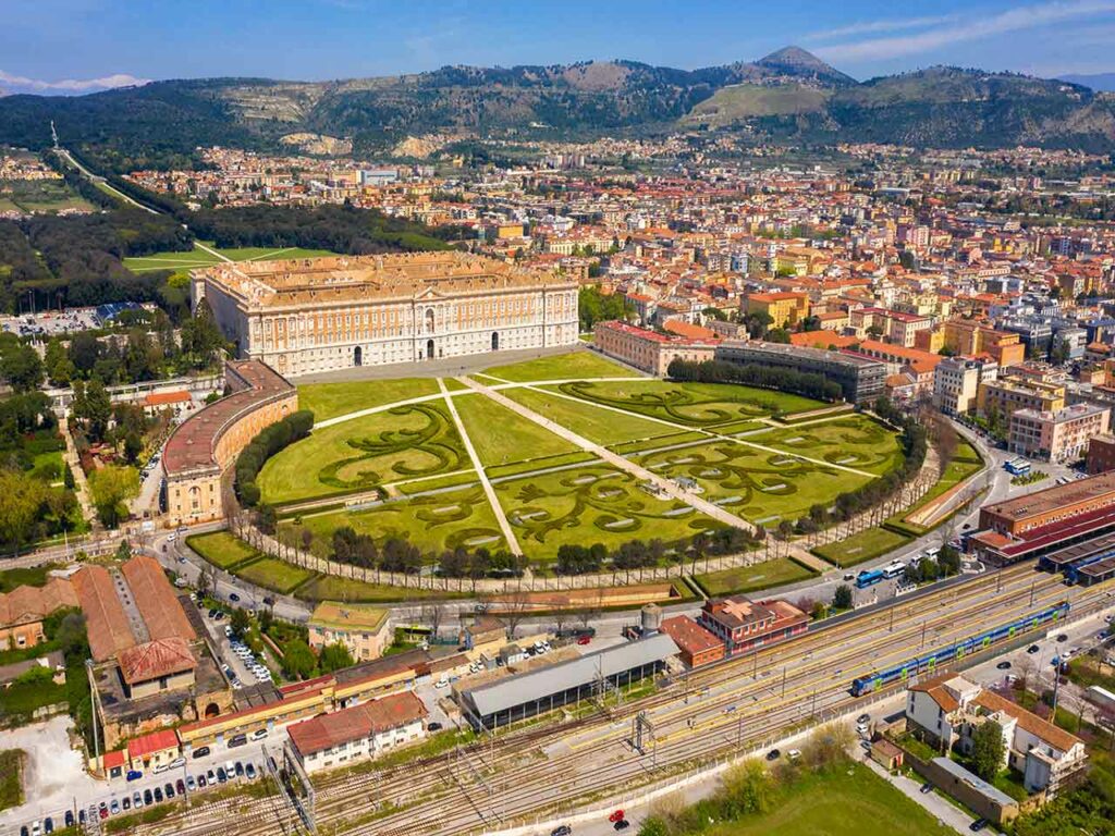 Dove andare a maggio in camper: la Reggia di Caserta.